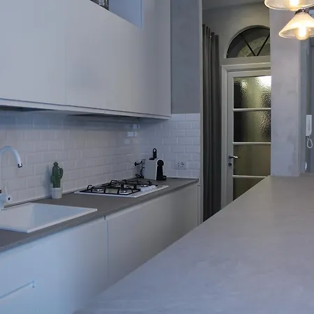 Apartment Porta Garibaldi Flat Milan